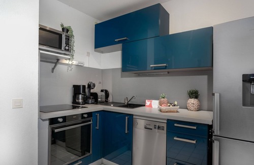 Le Couchant Apartment | Pet-Friendly Les Flamants Roses with Oceanfront Pool Access