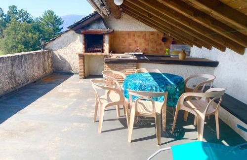 Aujac House | Discover Les Fouillettes: Pet-Friendly Family Retreat