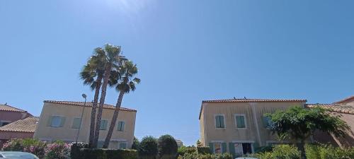 Beziers Resort | Explore Les Berges du Canal with Inviting Pool Access