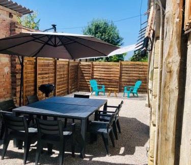 Puylaurens House | Delightful Gîtes d'en Julio: Oceanfront & Pet-Friendly Stay