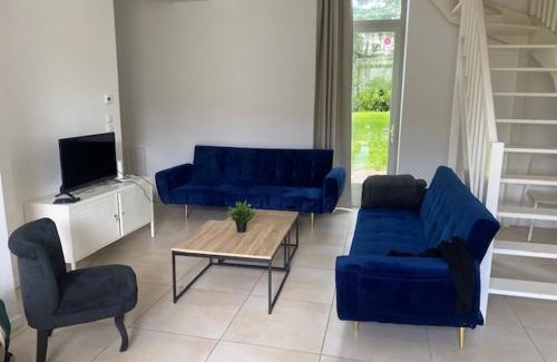 Machault House | Discover Les gîtes de Machault: Pet & Child Friendly Retreat