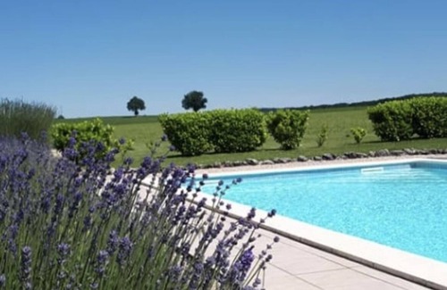 Juignac House | Explore Les Gîtes de Yanaely - Le Petit Maine Retreat