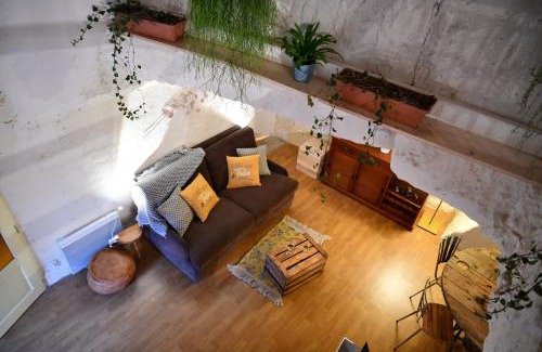 Bourre Apartment | Explore Les Gîtes des Châteaux: Unique Troglodytic Retreat