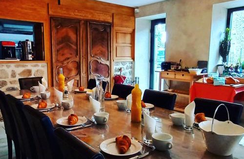 Nozieres House | Discover Relaxation at Les Gîtes du Couvent with Spa Access
