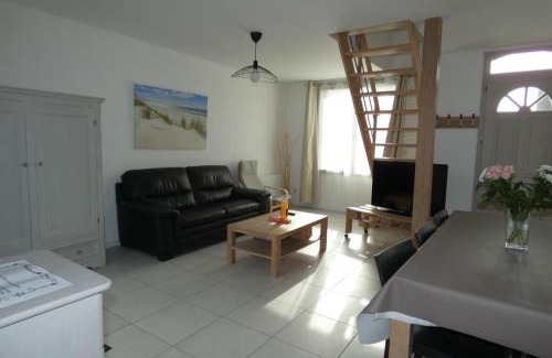 Le Crotoy Villa | Oceanfront Escape at Les Galets Bleus - Rated 9/10