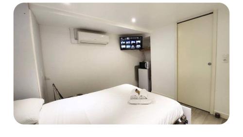 Vancia - Crepieux House | Budget-Friendly Stay at Les Garennes Hotel