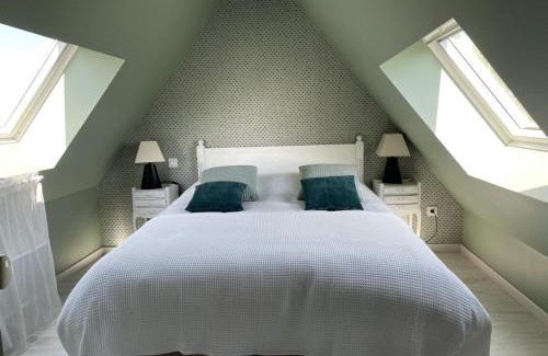 Tardinghen House | Oceanfront Escape at Les Gites Du Grand Saule – Rated 9.4