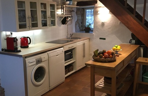 Caylus Cottage | Perfect Getaway at Les Gites Perard with Pool & Pets Welcome