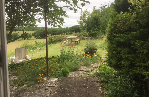 Caylus Cottage | Perfect Getaway at Les Gites Perard with Pool & Pets Welcome