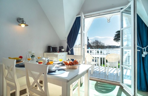 Benodet Apartment | Coastal Escape at Les Glénans - Ocean View Duplex Retreat
