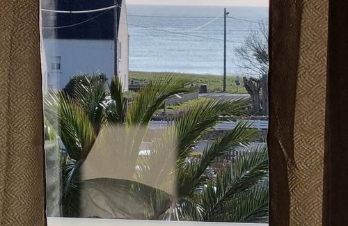Poulgoazec House | Family Retreat at Les Goélands, Steps from the Ocean