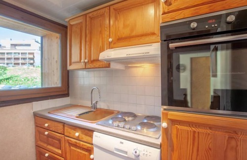Les Almes Apartment | Inviting Les Grandes Balmes I et II: Lake Views & Spa