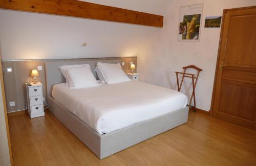 Corpeau House | Top-Rated Les Grands Crus - Meursault with Ocean Views