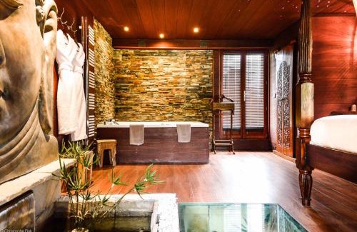 Saint-Crepin-Ibouvillers House | Elegant Stay at Les Granges d'Haillancourt: Pool & Hot Tub