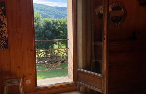 Saint-Rambert-en-Bugey Bed & Breakfast | Oceanfront Escape at Les Granges de l'Eblouaz - Rated 9.8