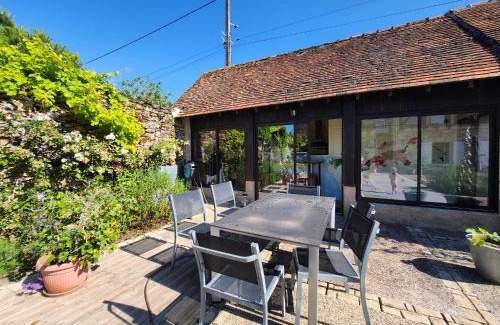 Chinon House | Top-Rated Maisonnette des Vignerons with Family Amenities