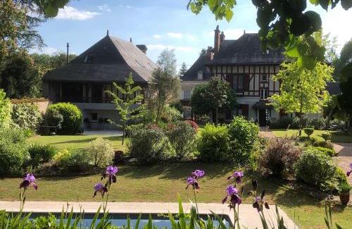 Cour-Cheverny Bed & Breakfast | Oceanfront Retreat at La Halte du Clos - Rated 9.2/10