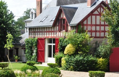 Cour-Cheverny Bed & Breakfast | Oceanfront Retreat at La Halte du Clos - Rated 9.2/10