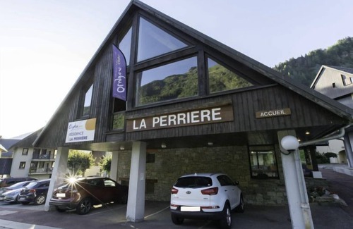 Saint-Colomban-des-Villards Apartment | Discover Les Hameaux de la Perrière: Pet-Friendly Retreat