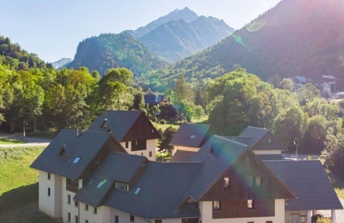 Saint-Colomban-des-Villards Apartment | Pet-Friendly Retreat at Les Hameaux de la Perrière