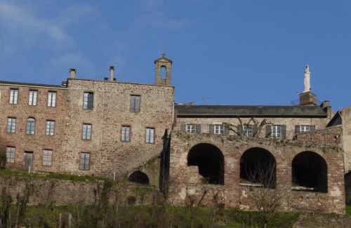 Camares House | Family-Friendly Retreat at Les Hauts de Camarès - Rated 9.3