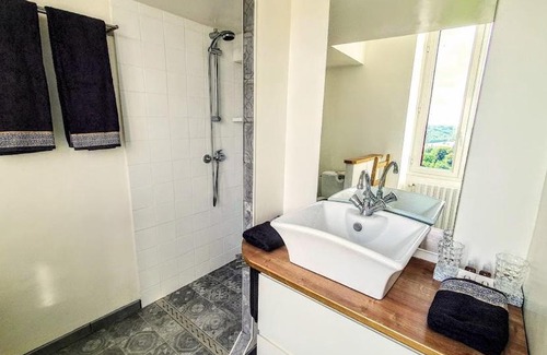 Domme Bed & Breakfast | Guest Rated 9.9: Les Hauts de Domme with Ocean Views
