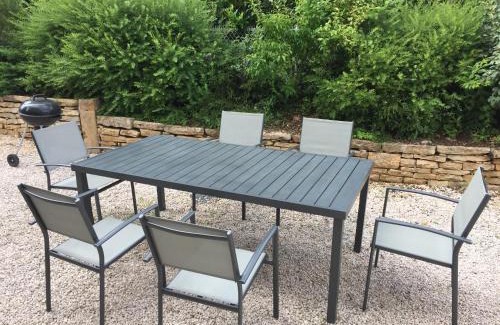 Fixin House | Discover Les Hauts de Fixin: Family-Friendly Retreat in Dijon