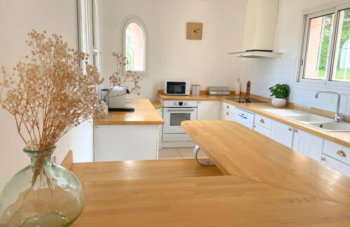 Thezan-les-Beziers House | Elegant Villa with Pool, Spa & Child-Friendly Amenities