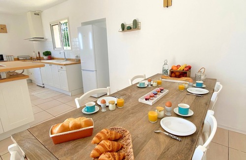 Thezan-les-Beziers House | Elegant Villa with Pool, Spa & Child-Friendly Amenities