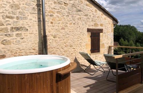 La Roque-Gageac Bed & Breakfast | Beautiful Les Hauts de Gageac: Oceanfront Oasis Awaits