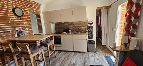 Deyme Bed & Breakfast | Family-Friendly Getaway at Les Hauts de Sames - Rated 9.3