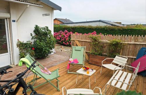 Saint-Come-de-Fresne House | Seaside Serenity at Les Heures Tranquilles - Steps to Beach