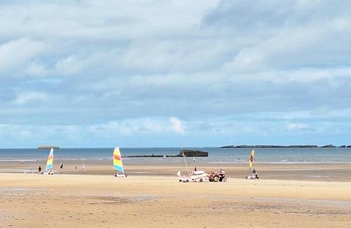 Saint-Come-de-Fresne House | Seaside Serenity at Les Heures Tranquilles - Steps to Beach