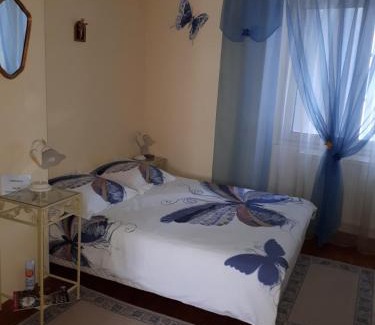 Saint-Jean-le-Centenier Bed & Breakfast | Discover Les Hibiscus: Family & Pet-Friendly Retreat