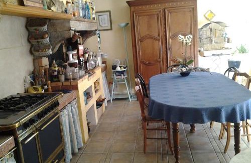 Saint-Jean-le-Centenier Bed & Breakfast | Discover Les Hibiscus: Family & Pet-Friendly Retreat