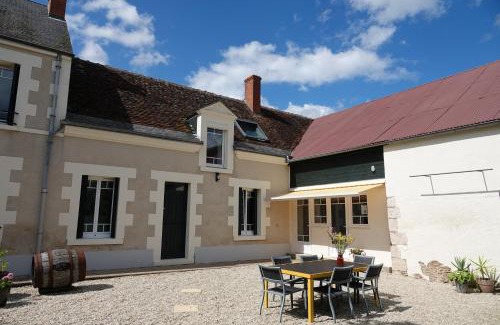 Sassay Bed & Breakfast | Highly Rated Les Hirondelles du Moulin with Family-Friendly Dining