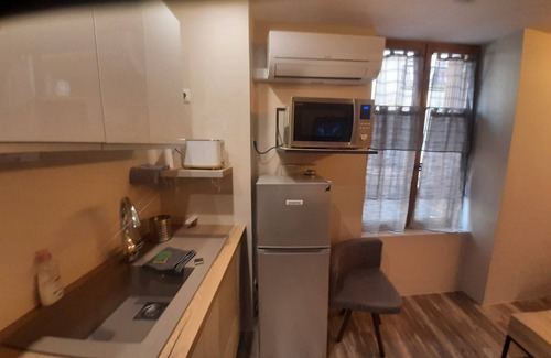 Bourg-Saint-Andeol Apartment | Cozy Les IRIS Apartment with Ocean View & Top Reviews