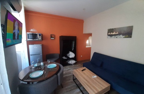 Bourg-Saint-Andeol Apartment | Cozy Retreat at Les IRIS: Family-Friendly Apartment Awaits