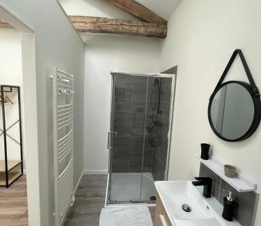 Avanton Bed & Breakfast | Family-Friendly Escape at Les Iris - Chambre Chêne, 9.8 Rated