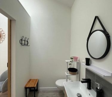 Avanton Bed & Breakfast | Exceptional Stay at Les Iris - Chambre Erable for Families