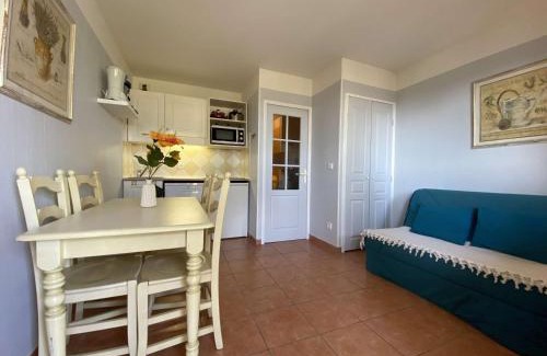 Les Issambres Apartment | Cozy Studio Cabine Les Issambres with Pool & Ocean View