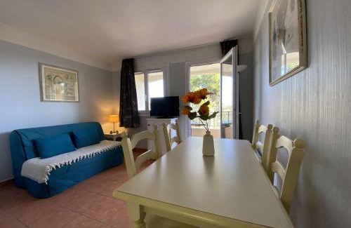 Les Issambres Apartment | Cozy Studio Cabine Les Issambres with Pool & Ocean View