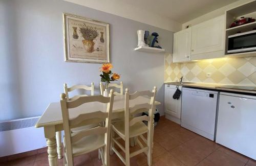 Les Issambres Apartment | Cozy Studio Cabine Les Issambres with Pool & Ocean View