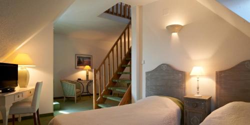 Obernai Hotel | Experience Les Jardins D'Adalric: Oceanfront Bliss Awaits