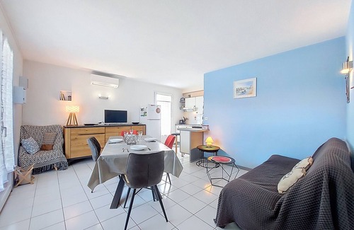 Pontaillac Apartment | Cozy Les Jardins de l'Eden: Oceanfront Spa Retreat