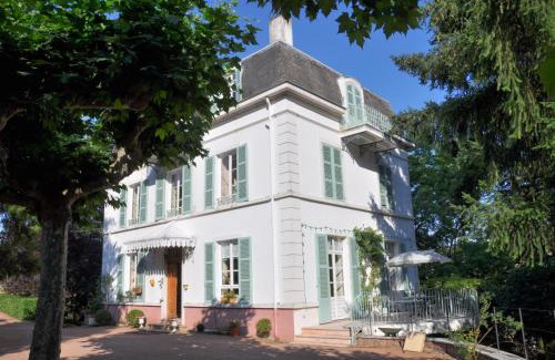 Tarare Bed & Breakfast | Discover Les Jardins de l'Hacienda: Pool & Ocean Views