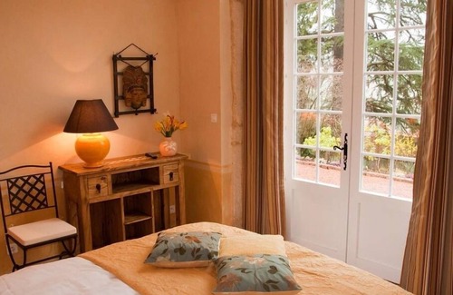 Tarare Bed & Breakfast | Discover Les Jardins de L'hacienda: 9.6/10 & Family-Friendly