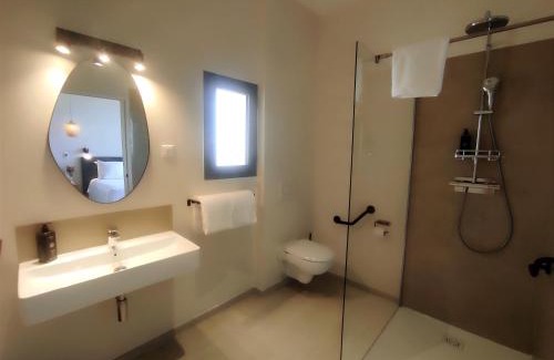 Port-Vendres Hotel | Experience Les Jardins Du Cèdre: Oceanfront Retreat Awaits