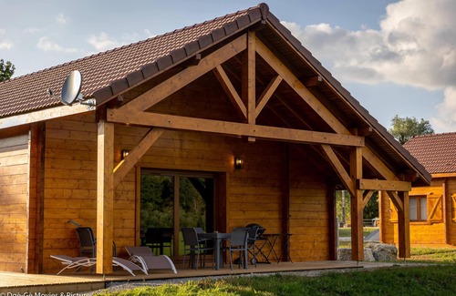 Bonlieu Ski Chalet | Discover Les Jardins du Hérisson Chalet: 10/10 Guest Rated