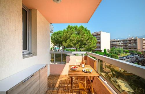 La Celle-sous-Gouzon Apartment | LES JARDINS DU CAP - Piscine - Bord de Mer - Climatisation